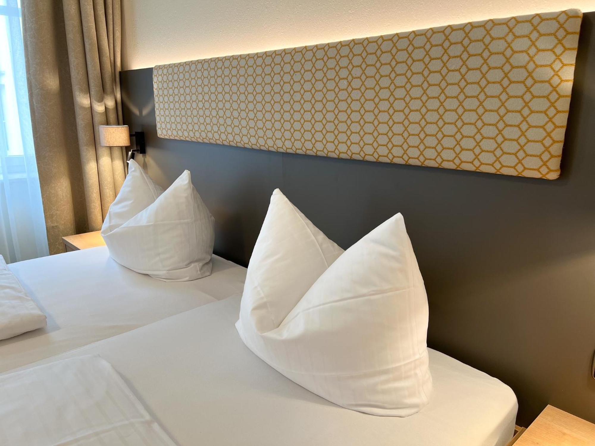 Stadthotel Muenze Бад-Мергентгайм Екстер'єр фото