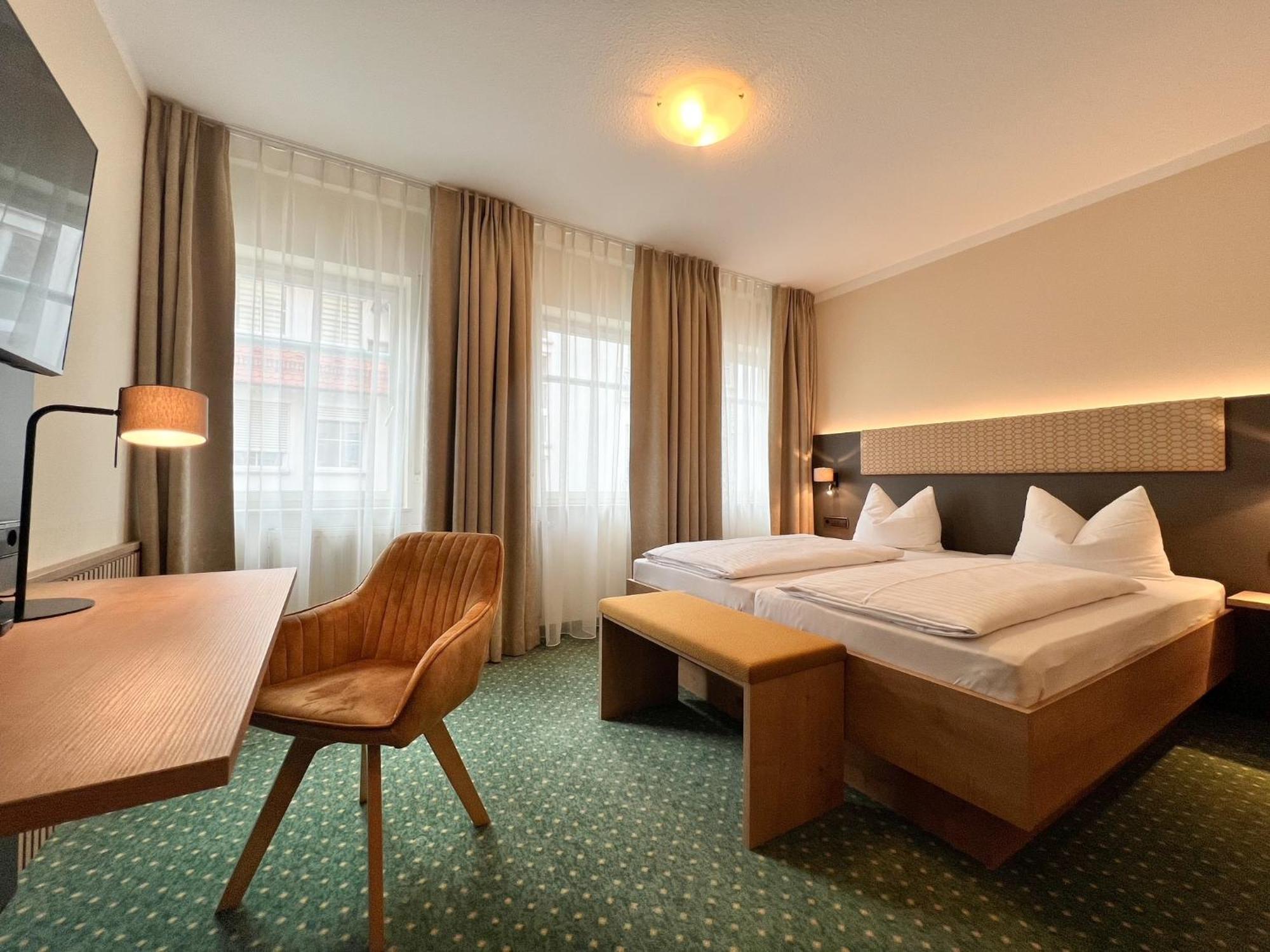 Stadthotel Muenze Бад-Мергентгайм Екстер'єр фото