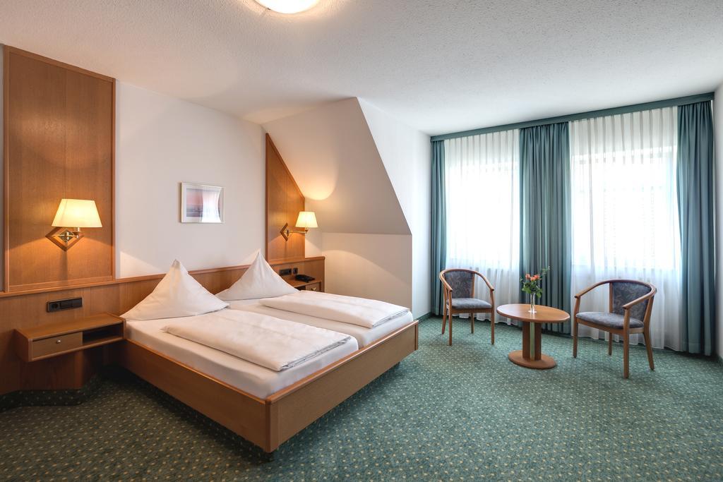 Stadthotel Muenze Бад-Мергентгайм Екстер'єр фото