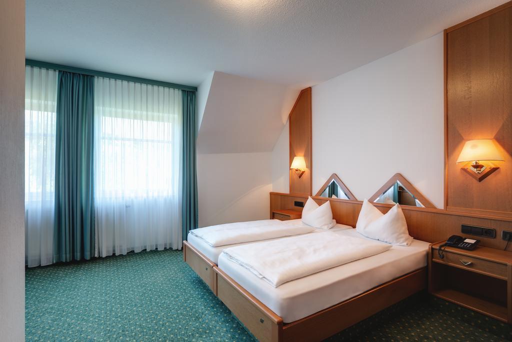 Stadthotel Muenze Бад-Мергентгайм Екстер'єр фото